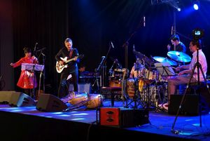 Koncert Przemysław Strączek Cultural Concept - muzycy na scenie