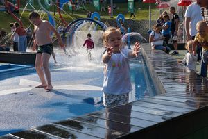 dzieci na wodnym placu zabaw, Dni Miasta Jastrzębie-Zdrój 2022