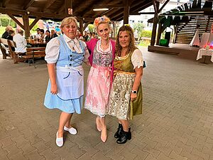 przebrane w stroje bawarskie uczestniczki