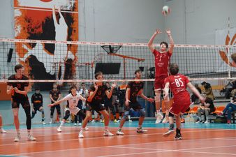 Krótka piłka w wykonaniu gości z Warszaway