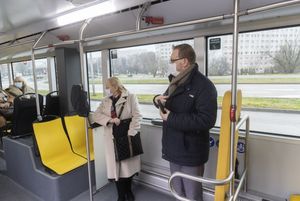wnętrze autobusu elektrycznego