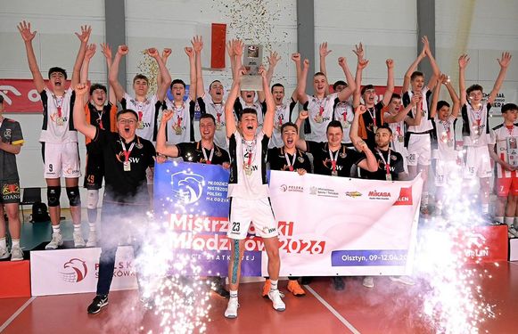 Radość drużyny Akademii Talentów po zdobyciu Mistrzostwa Polski