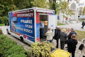 Widok na bus, w którym prowadzone były badania.