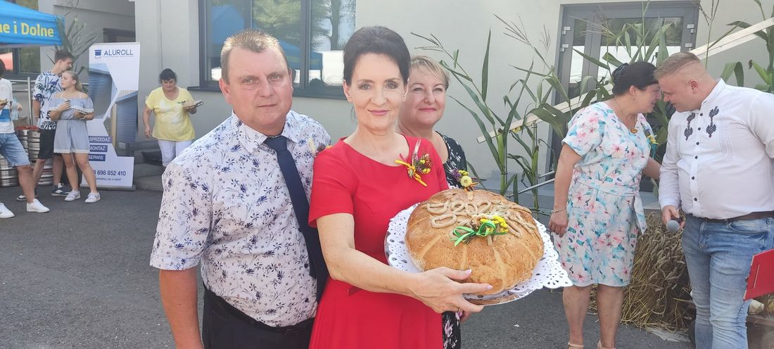 Zdjęcie przedstawia Dożynki.