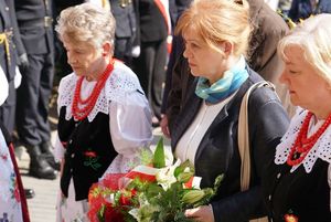 Moment złożenia kwiatów