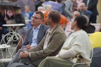 Michał Urgoł Prezydent Miasta przyglądający się występowi