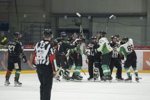 Przepychanki po końcowej syrenie.