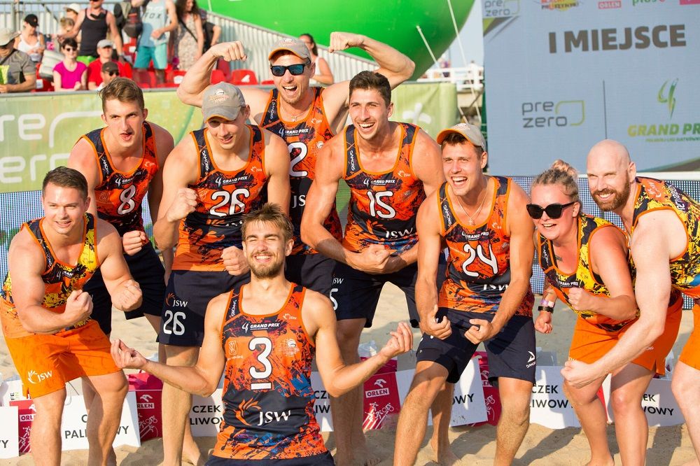 Cieszący się siatkarze Jastrzębskiego Węgla