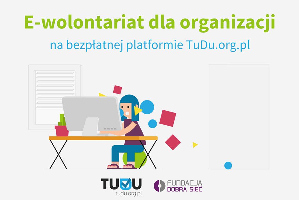 Przedstawia osobę przy komputerze oraz logotypy projektowe.