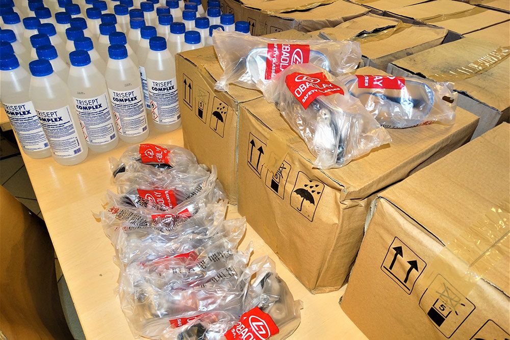 Płyny oraz środki ochrony osobistej.