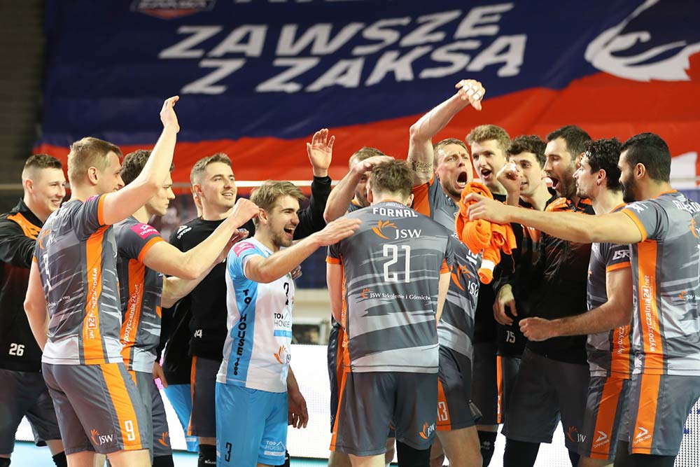Radość zawodników po meczu.