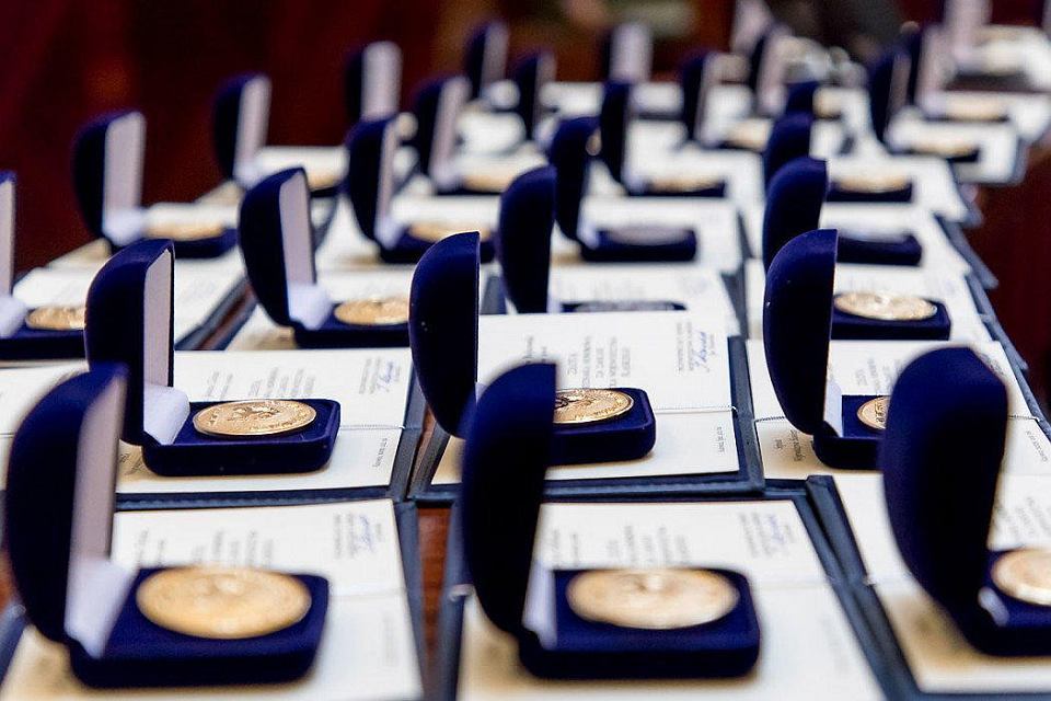 Odznaki Honorowe za Zasługi dla Województwa Śląskiego.