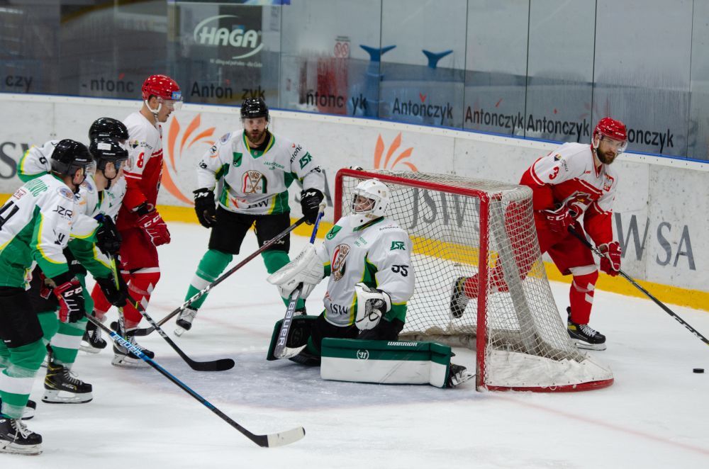 Hokeiści podczas meczu