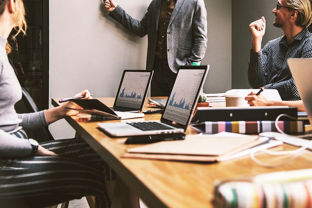 Zdjęcie ilustrujące - warsztaty w biurze.