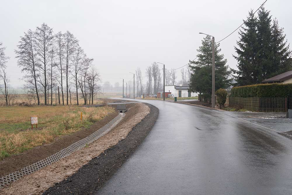 Zdjęcie wyremontowanej drogi.