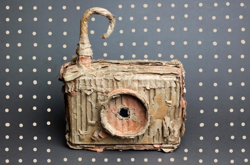 Aparat wykonany z tektury.