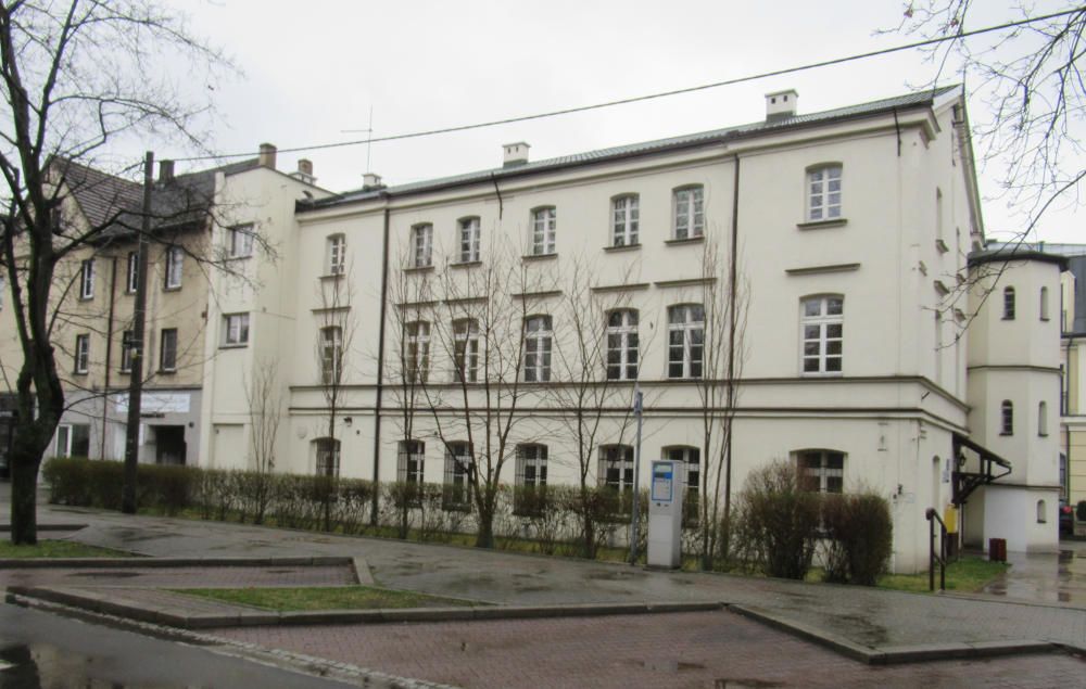 Zdjęcie przedstawia budynek przy ul. 1 Maja 45.