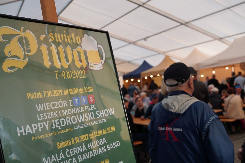 Zdjęcie przedstawia uroczystość Święta Piwa.