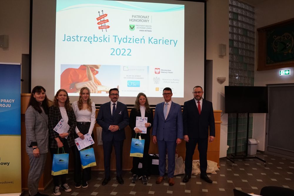 Zdjęcie przedstawia uroczystość podsumowania XIV edycji Jastrzębskiego Tygodnia Kariery