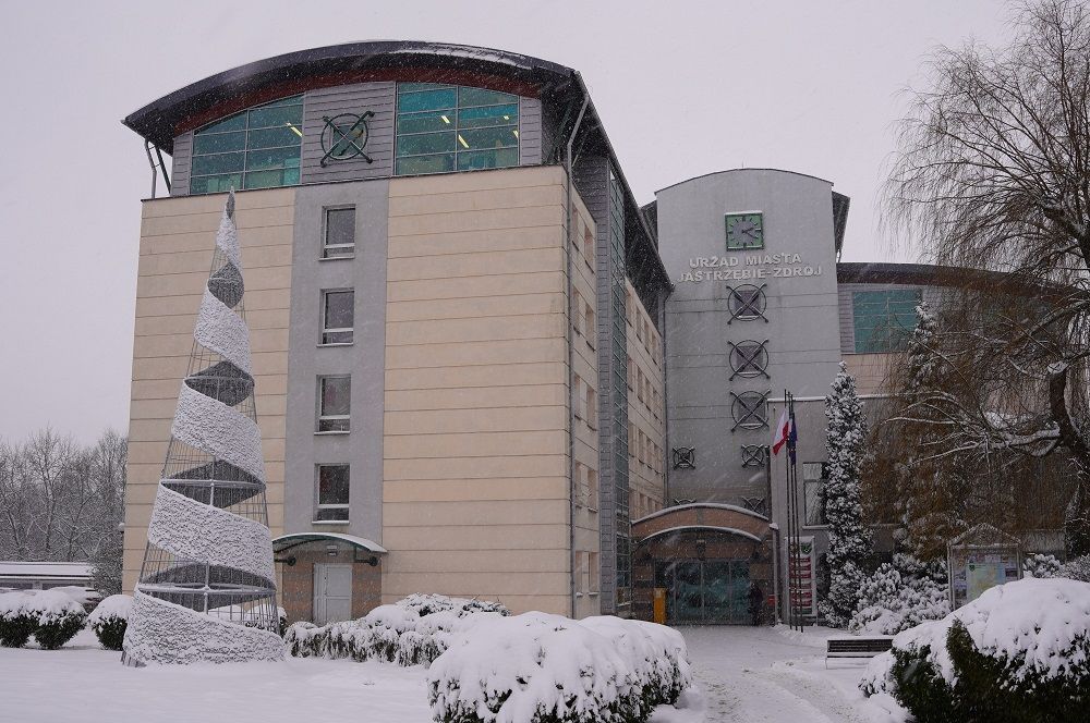 Urząd Miasta zimą.