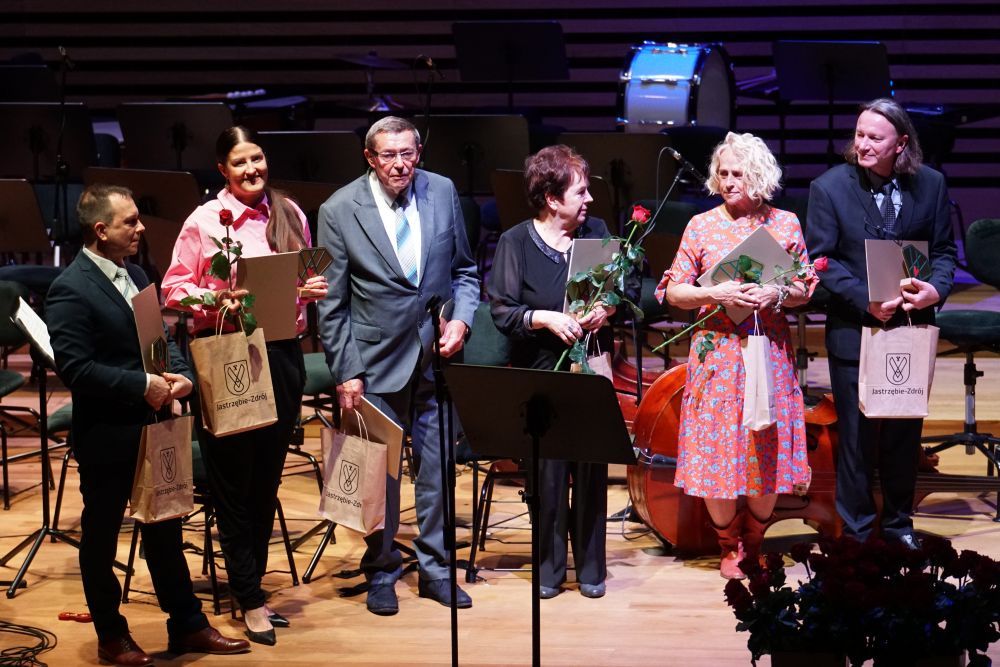 Zdjęcie przedstawia uroczystą Galę Kultury.