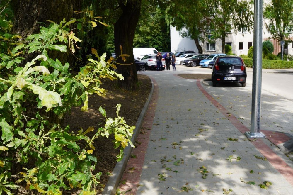 Zdjęcie przedstawia wyremontowany fragment ulicy Katowickiej.