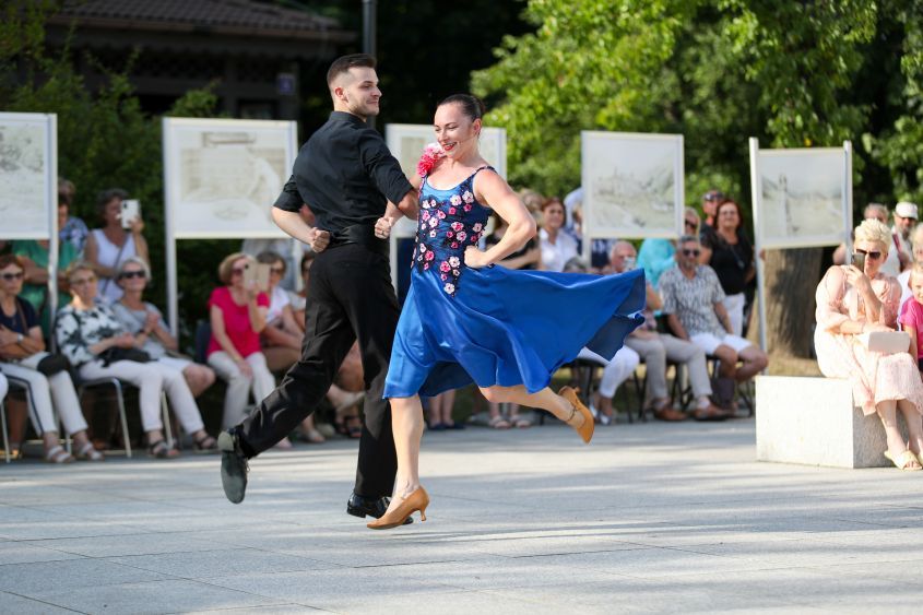 Zdjęcie przedstawia wydarzenie pn.: "Operetkowa Uczta".