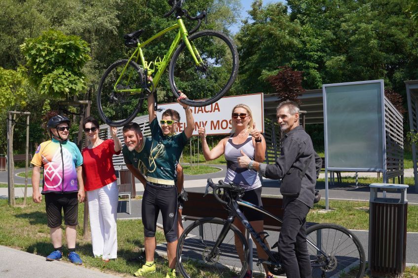 Zdjęcie przedstawia spotkanie podsumowujące rywalizację o "Puchar Rowerowej Stolicy Polski".