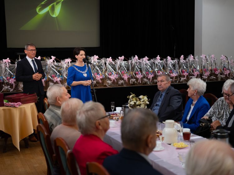 Zdjęcie przedstawia Złote Gody.