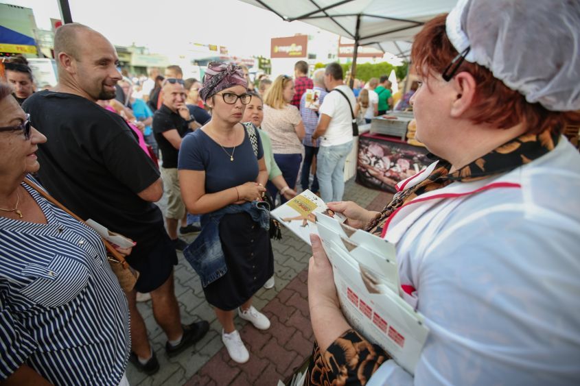 Zdjęcie przedstawia animacje aktorskie podczas wydarzenia. 