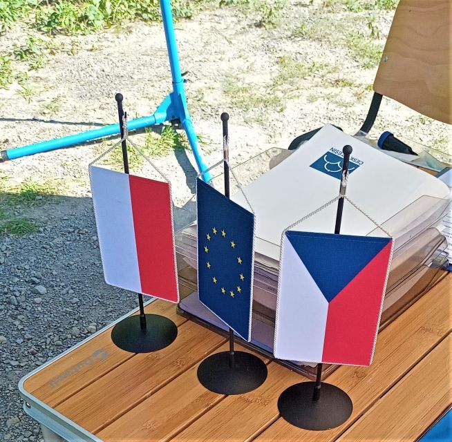 Zdjęcie przedstawia akcję znakowania rowerów.