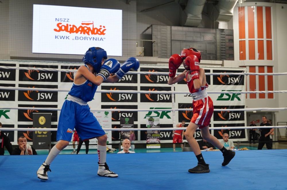 Zdjęcie przedstawia turniej bokserski "Boks na ringu, nie na ulicy".