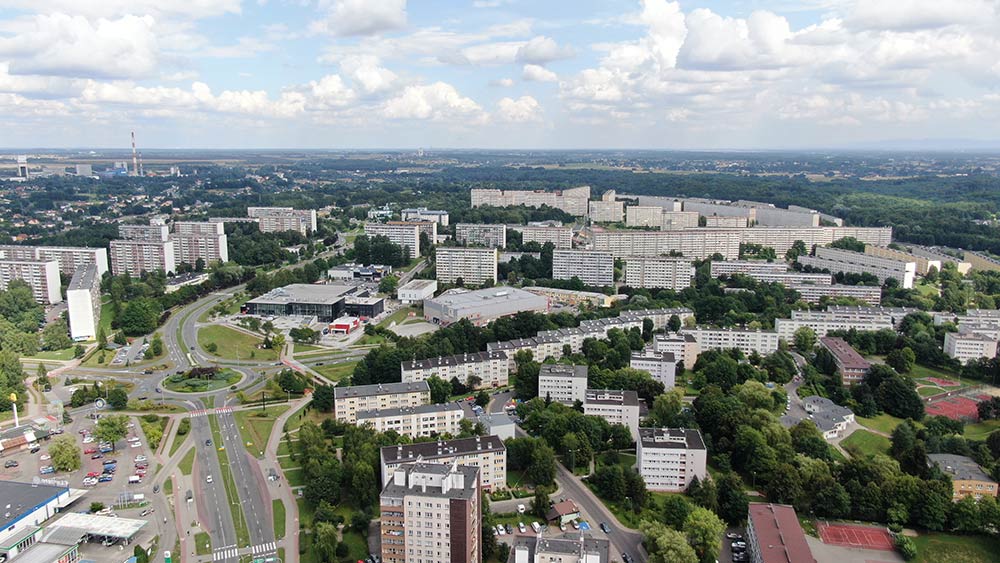 Zdjęcie przedstawia miasto.