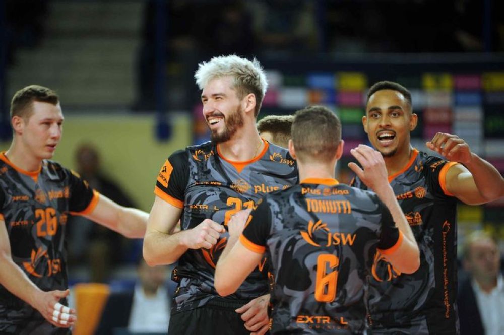 Zdjęcie przedstawia mecz GKS-u Katowice z Jastrzębskim Węglem.