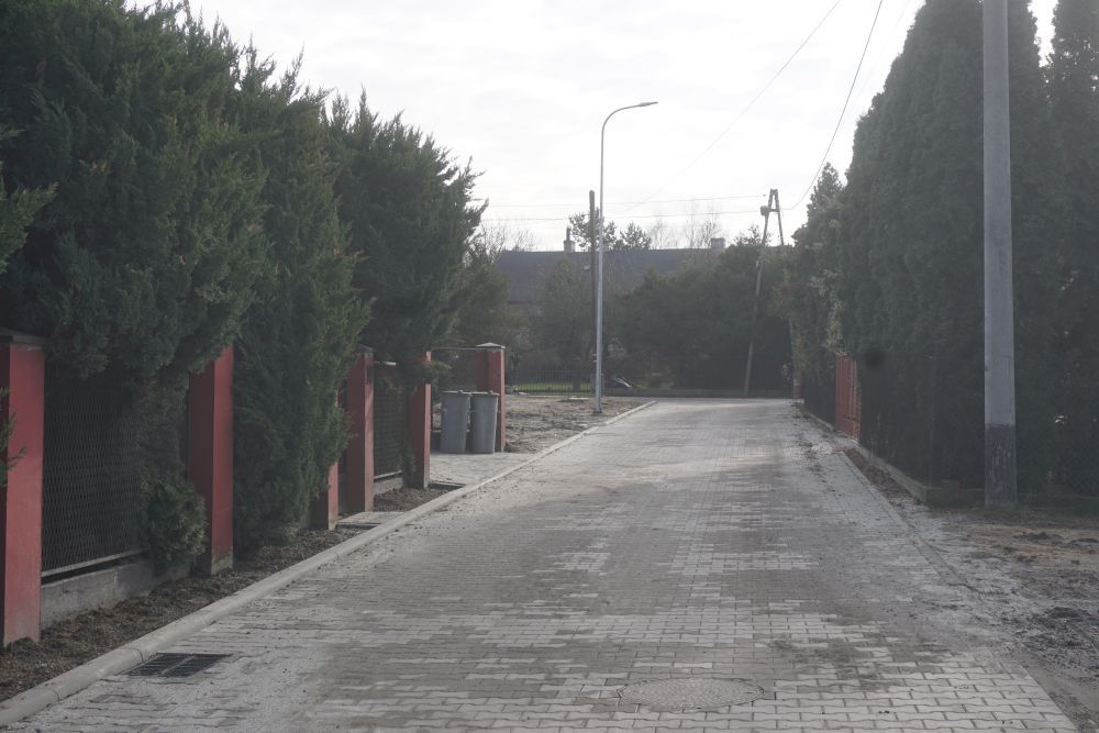 Zdjęcie przedstawia ul. Jesionową w Jastrzębiu-Zdroju.