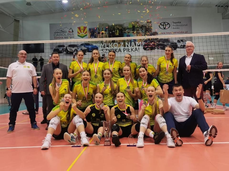 Zdjęcie przedstawia juniorki młodsze JKS SMS Jastrzębie.