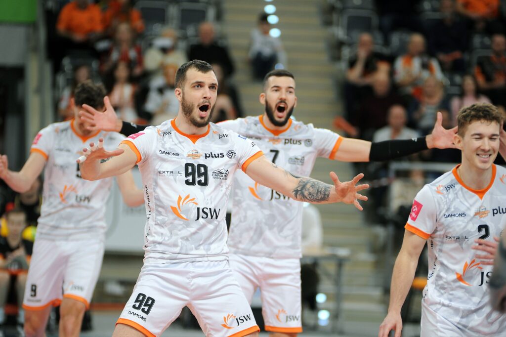 Zdjęcie przedstawia zawodników Jastrzębskiego Węgla.