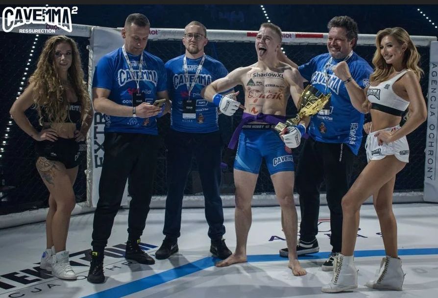 Zdjęcie przedstawia galę CAVEMMA w Jastrzębiu-Zdroju.