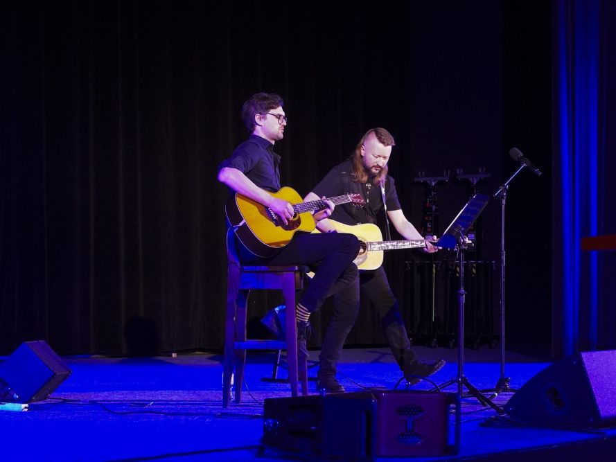 Zdjęcie przedstawia zespół Piramidy