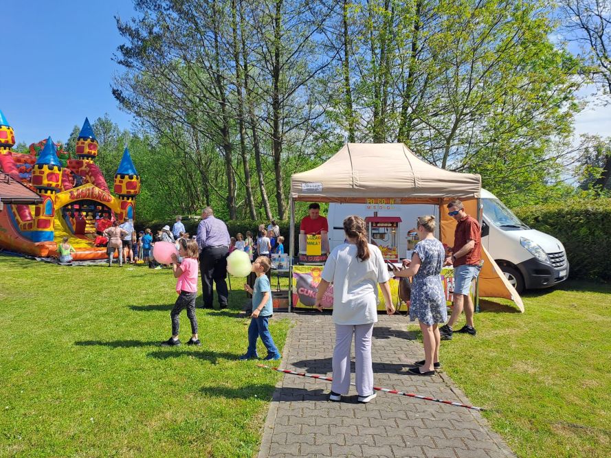 Zdjęcie przedstawia festyn w Osiedlu Szeroka.