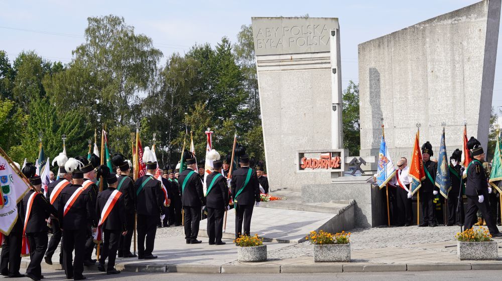 Zdjęcie przedstawia uroczystości  związane z 44. rocznicą Porozumienia Jastrzębskiego.