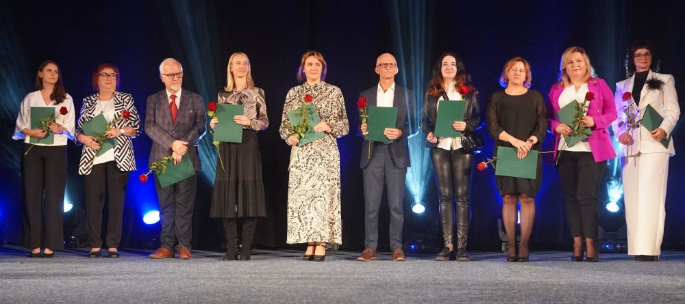 Zdjęcie przedstawia obchody Dnia Edukacji Narodowej.