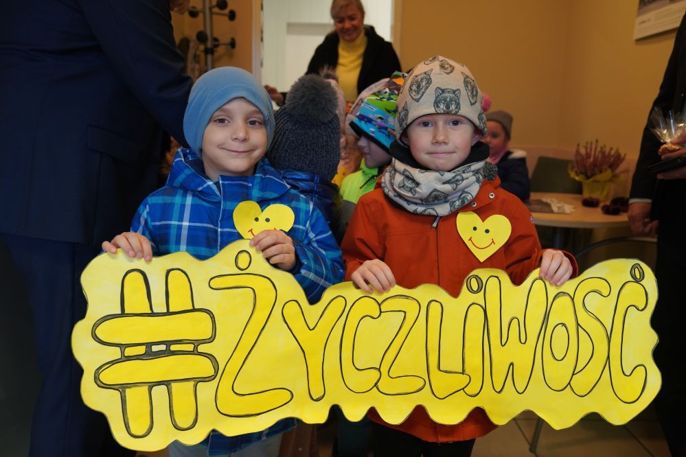 Zdjęcie przedstawia wizytę przedszkolaków.