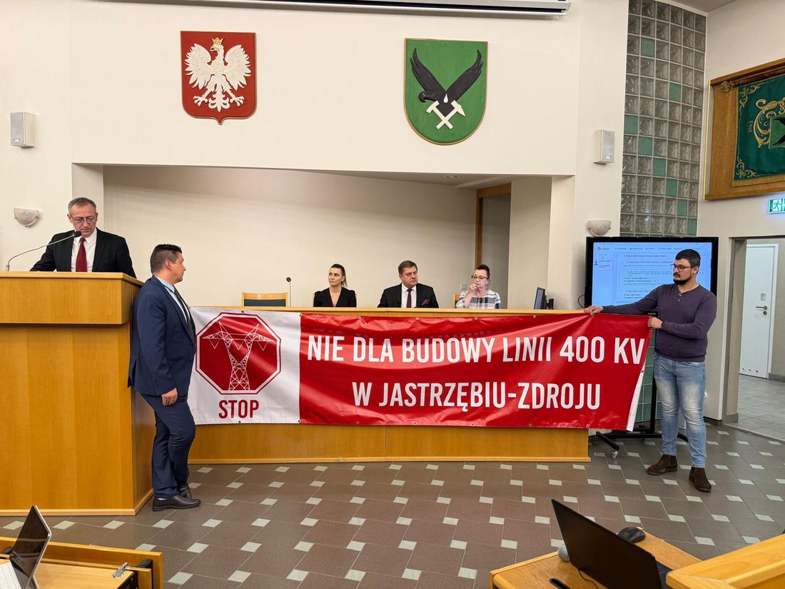 Transparent dotyczacy sprzeciwu budowy linii wysokiego napięcia