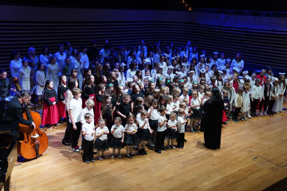 Zdjęcie przedstawia koncert "ZAŚPIEWAJMY KOLĘDĘ PANU NARODZONEMU".