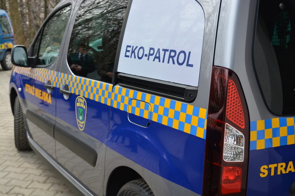 Zdjęcie przedstawia pojazd Straży Miejskiej.