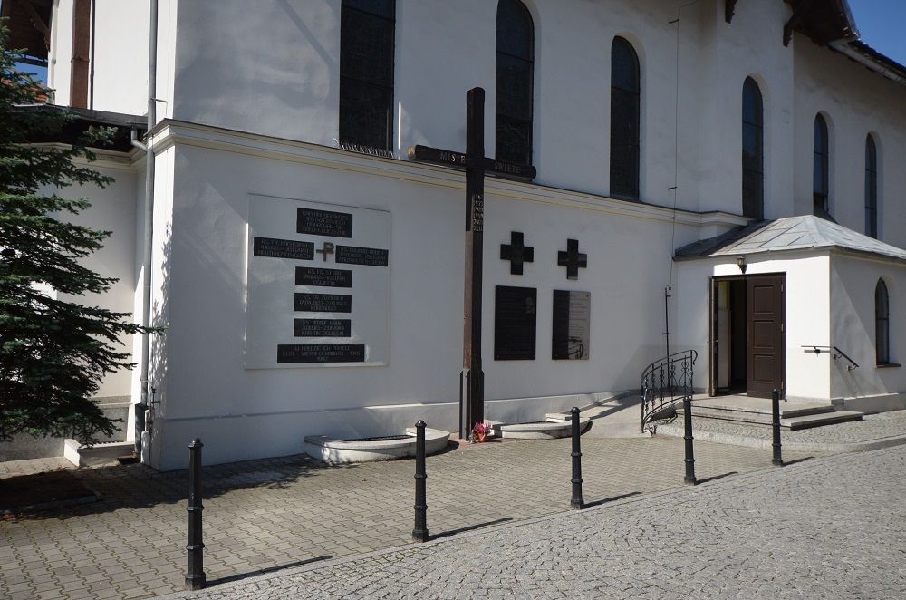 Tablica upamiętniająca księży Jastrzębskiego Dekanatu, zamordowanych w czasie II wojny światowej