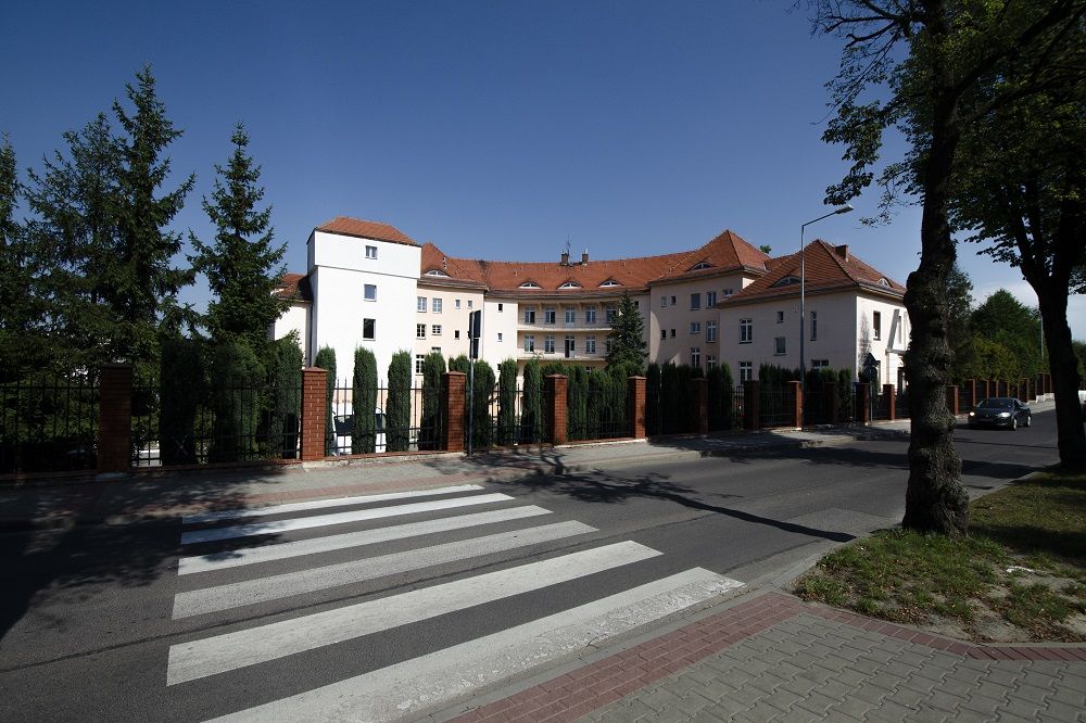Sanatorium im. Józefa Piłsudzkiego, widok z ulicy